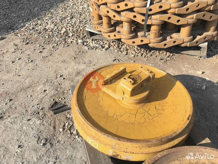 Колесо направляющее Hitachi ZX350K