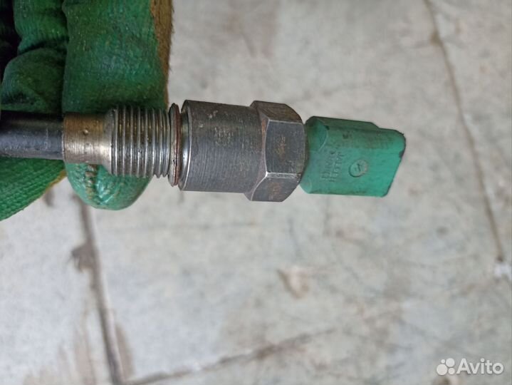 Датчик уровня масла Citroen-Peugeot 96546136