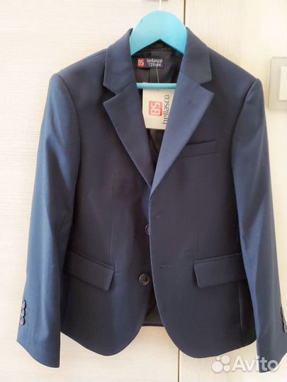 Новый костюм-тройка для школьника