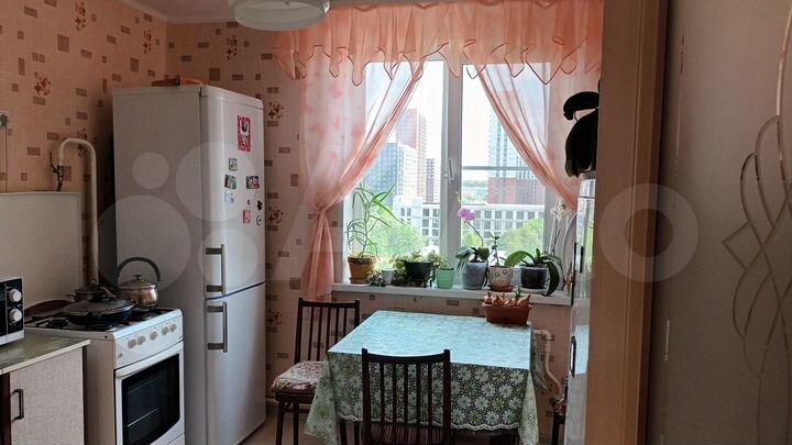 2-к. квартира, 54 м², 9/9 эт.