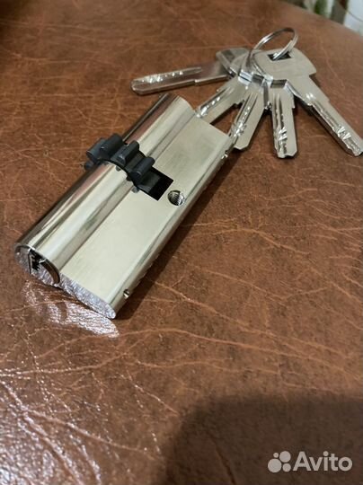 Цилиндр для замка с шестеренкой продаю