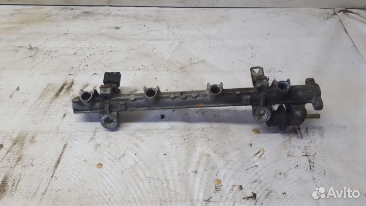 Рейка топливная (рампа) Mitsubishi Lancer