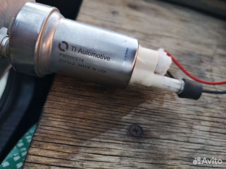 Топливный насос Walbro F90000274