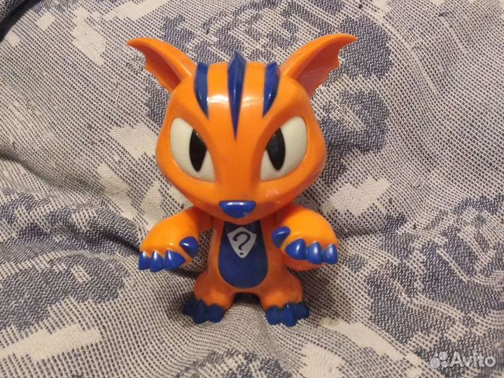 Звуковые игрушки:автобус,меч,самолёт,вертолет,джин