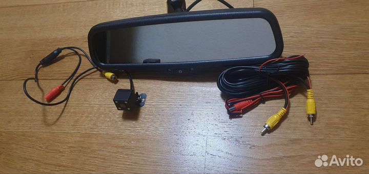 Зеркало заднего вида монитором с камерой