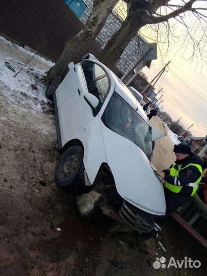 Кузов и запчасти на Nissan Almera G15