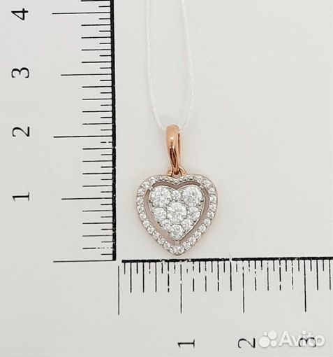 Золотая подвеска с камнем