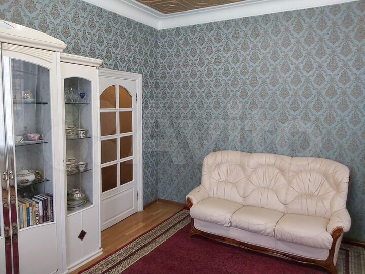 2-к. квартира, 54 м², 2/4 эт.