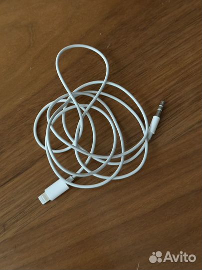 Кабель Apple Lightning to 3,5 мм