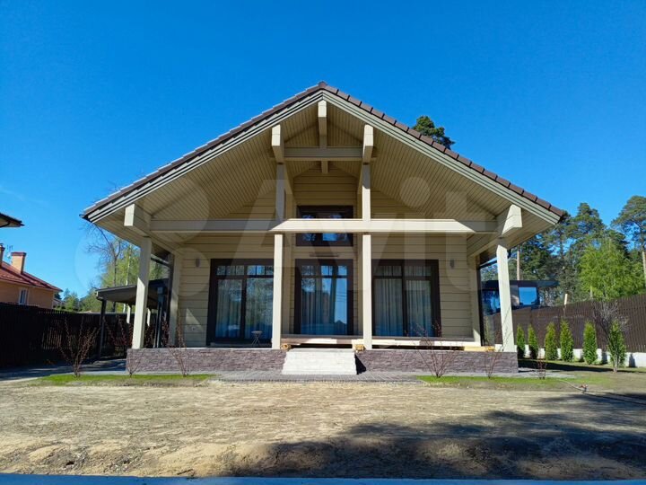 Дом 220 м² на участке 10 сот.