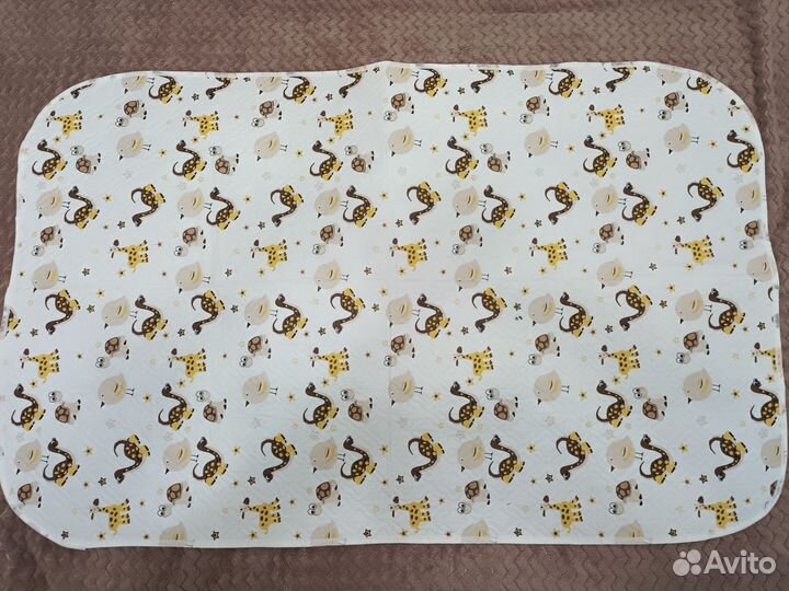 Набором: Бутылочка 0+, муслиновая пелёнка, клеенка