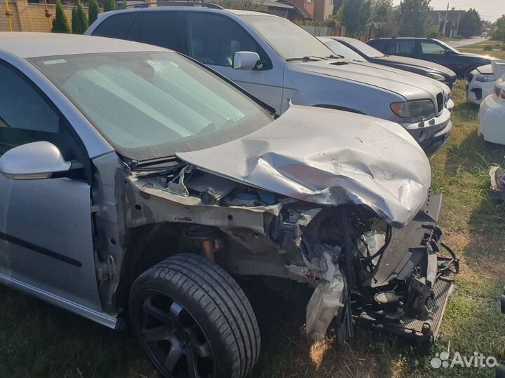 Volkswagen Golf 1.6 МТ, 2004, битый, 250 000 км