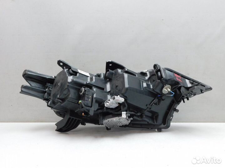 Фара левая Mitsubishi Outlander