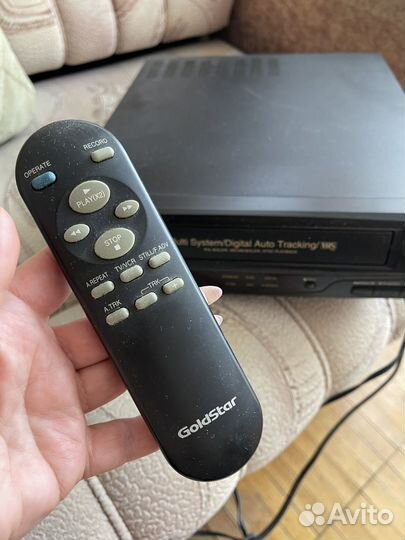 Видеомагнитофон goldstar