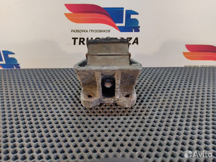 81962100614 Подушка двигателя передняя