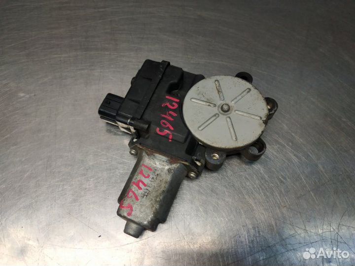 Моторчик стеклоподъемника передний правый