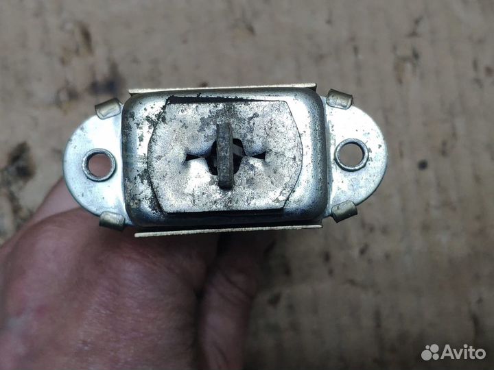 Ограничитель двери Infiniti FX35 I передний правый