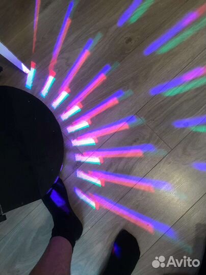 Дискотечный световой прибор