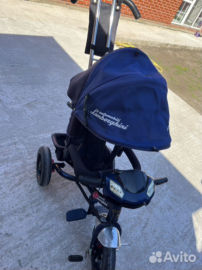 Трехколесный велосипед с ручкой lamborghini