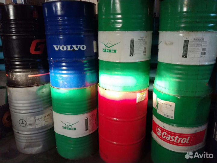 Бочки металлические с пробкой 200л