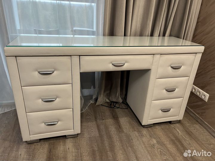 Туалетный столик орматек