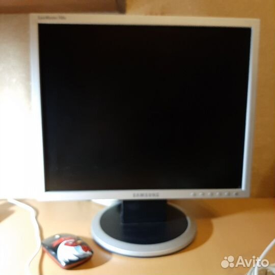 Монитор Samsung