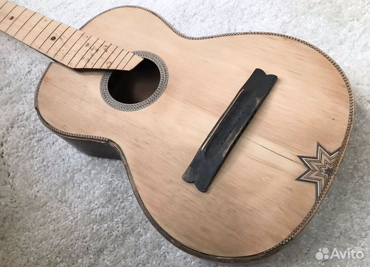 Шиховская семиструнная гитара