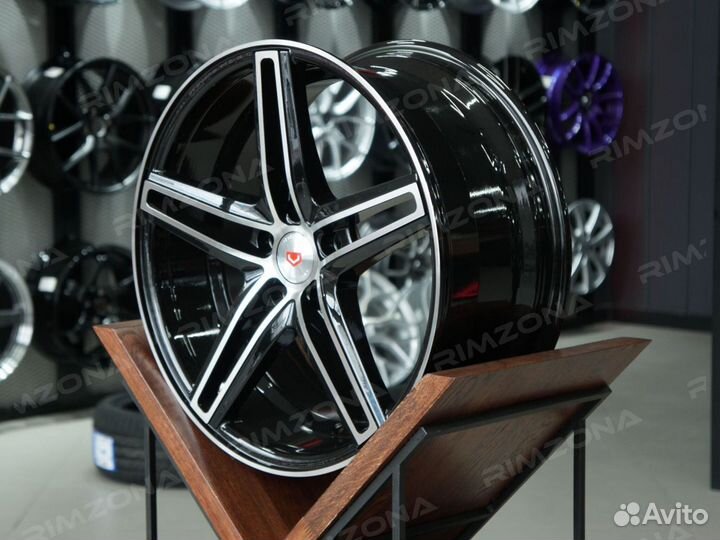 Литые диски Vossen R17 на Mitsubishi. Арт690