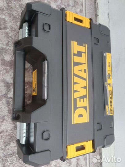 Ударная дрель-шуруповерт DeWalt DCD 996 P2