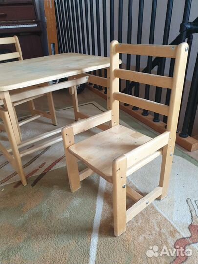 Детский столик со стульчиками