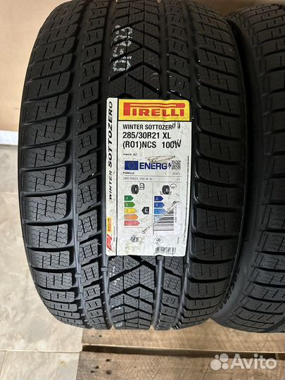 Pirelli Winter Sottozero 3 255/35 R21 и 285/30 R21 98V