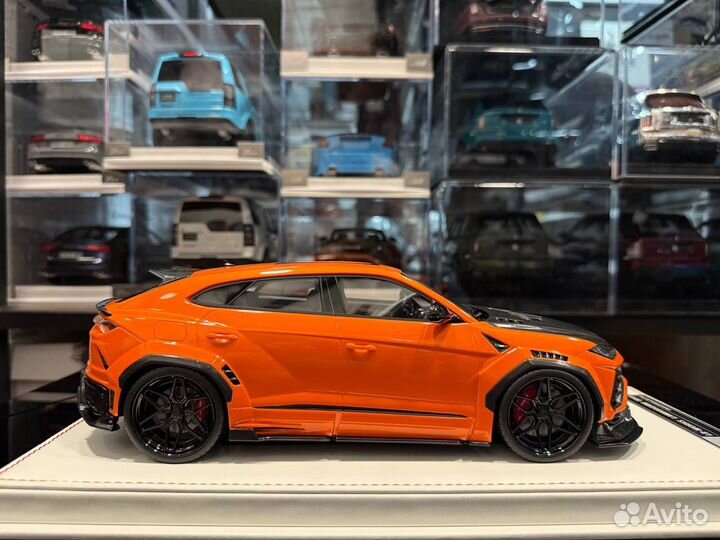 AMA1 IVY Lamborghini Urus orange 1:18