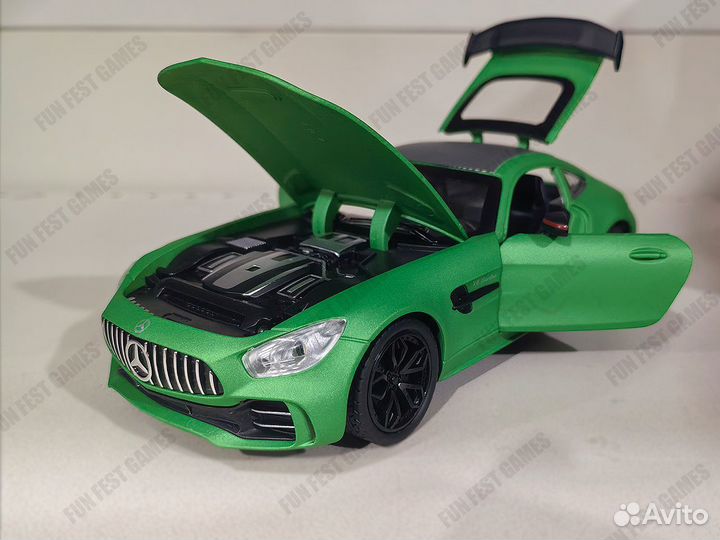 Машинка металлическая Mercedes AMG GT R 1:24