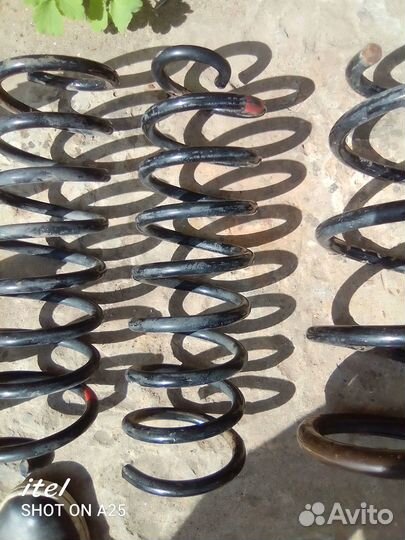 Пружины Renault Sandera 2011