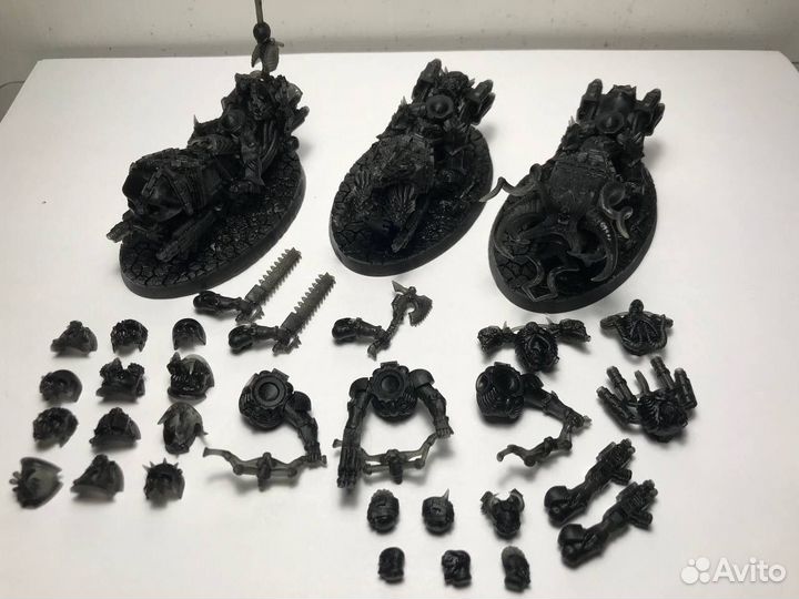 Warhammer 40000 миниатюры Chaos Space Marines Bike
