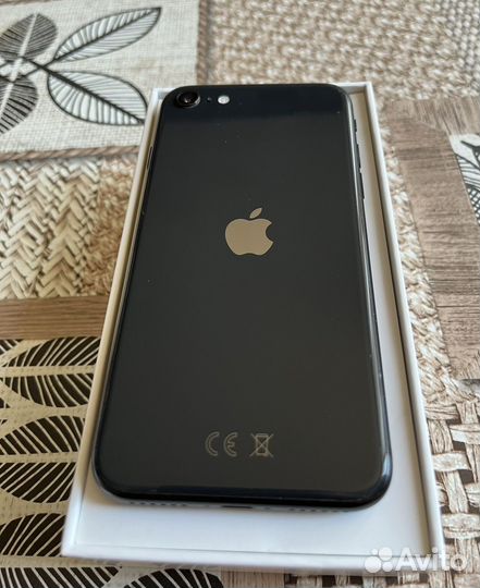 iPhone se 64gb 2020