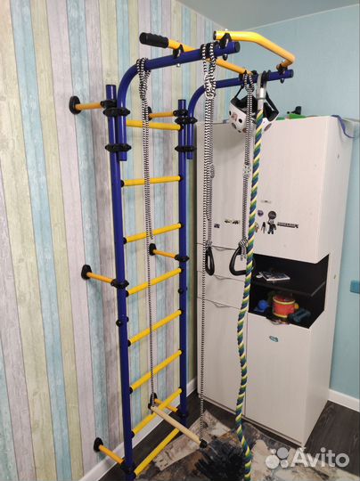 Шведская стенка с турником б/у