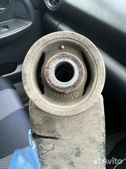 Задняя опора редуктора Subaru impreza GG