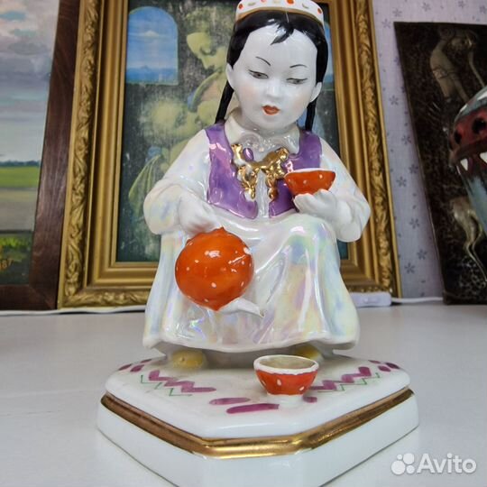 Статуэтка фарфор Дулёво