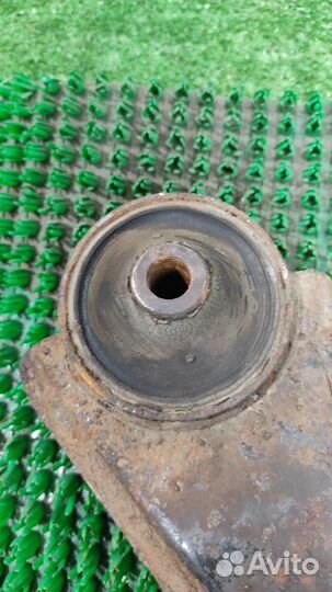 Рычаг передний левый нижний Opel Corsa D 2011