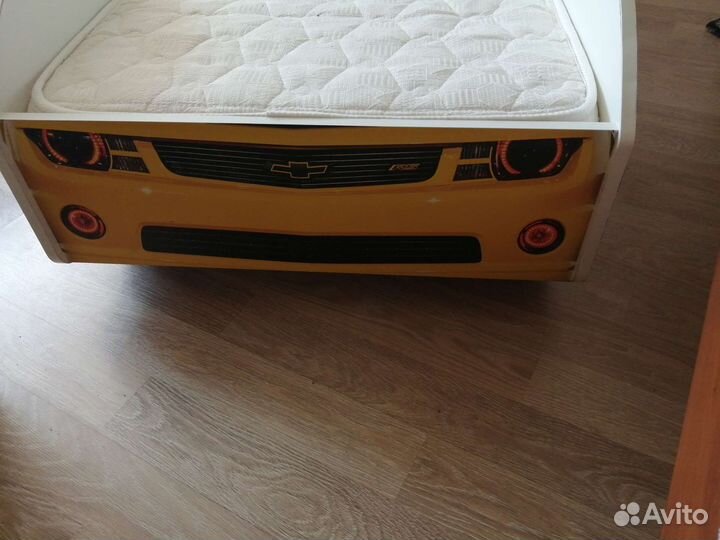 Детская кровать машина бу с ортопедич матрасом