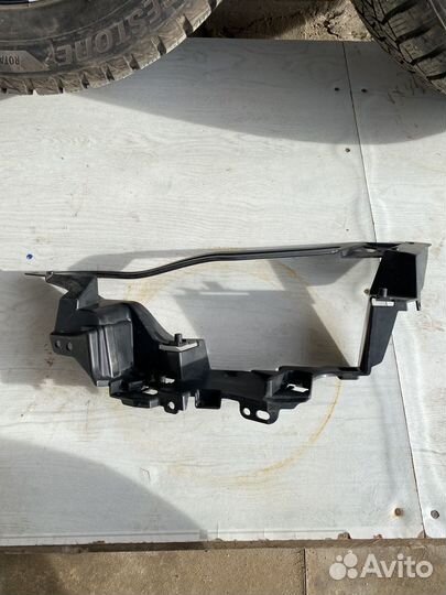 BMW X7 Кронштейн глушителя