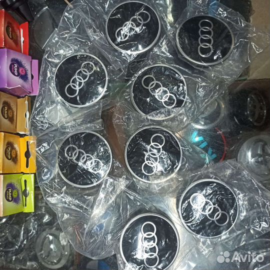 Заглушки диска Ауди оригинал 81A601170A