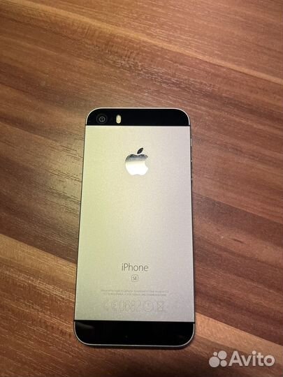 iPhone SE, 32 ГБ