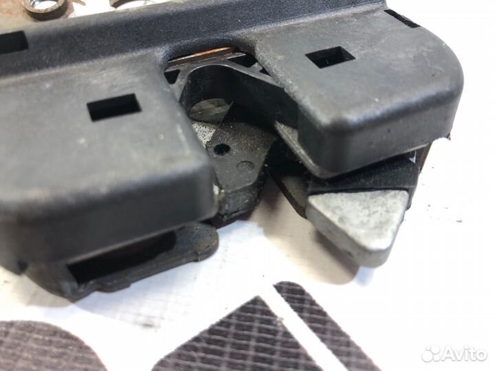 Замок спинки дивана правый Bmw 5 F10 N20B20 2012