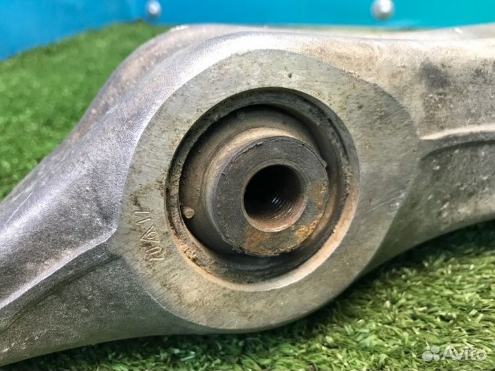 Рычаг нижний передний правый Volkswagen Touareg NF