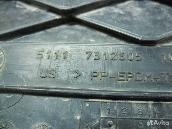 BMW X6 (E71) Облицовка левой туманки 2007-2014 год