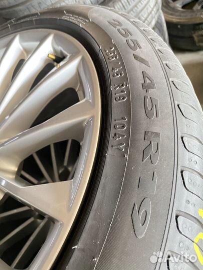 Оригинальные колеса на Audi A8 R19