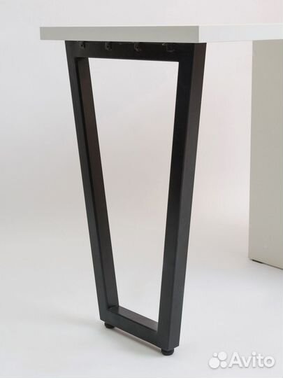 Стол Маникюрный новый