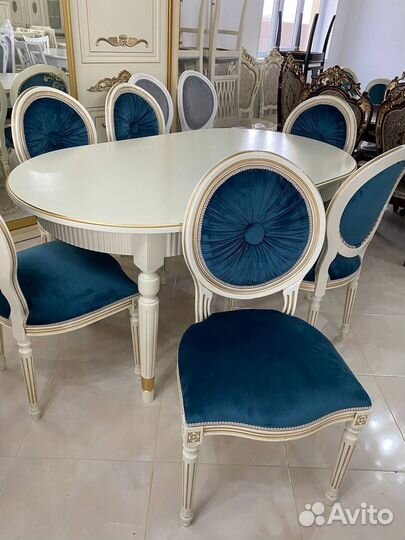 Обеденный стол и стулья новые